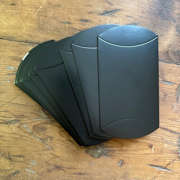 Bags & Bows Other - Bags & Bows Pack of 10 Black Gift Box Oval Holders NEW